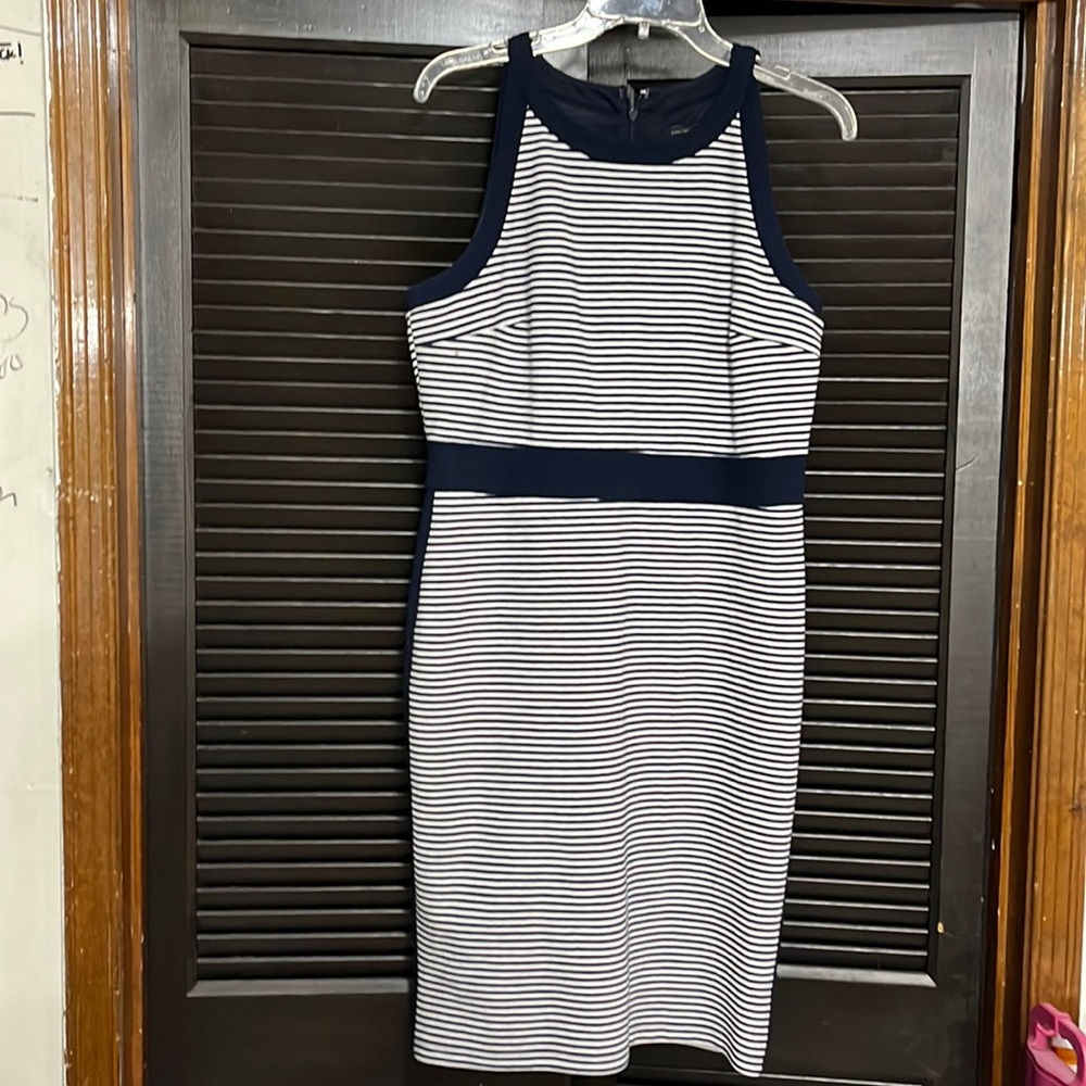 Ann Taylor size 8  Blue and white casual dress